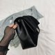 thumbnail image 5 of Bolso Bandolera Gamuza para Mujer Con Bolsillo Interior en Las Axilas Viajes (), 5 of 8