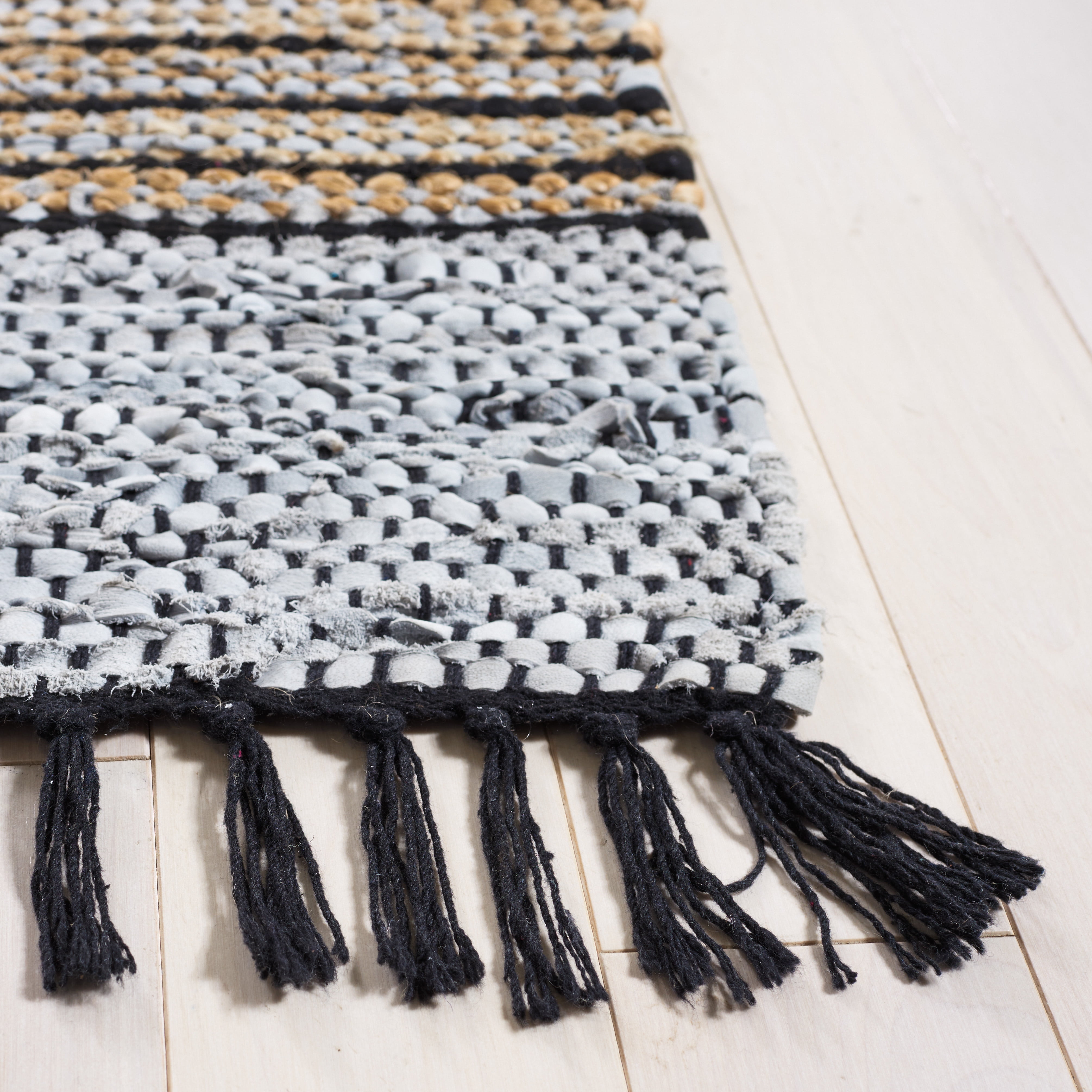 SAFAVIEH Vintage Leather Crawford Striped Runner Rug, Silver/Natural, 2'3" x 9'