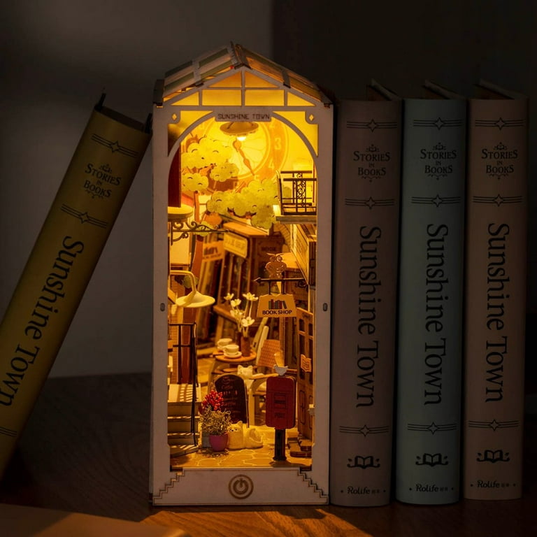 ROBOTIME TGB01 Miniature House Book Nook Kit