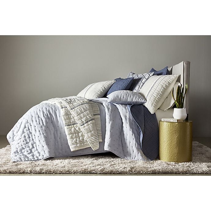 O&O by Olivia & Oliver Hash Tag Stitch Solid Full/Queen Quilt in 