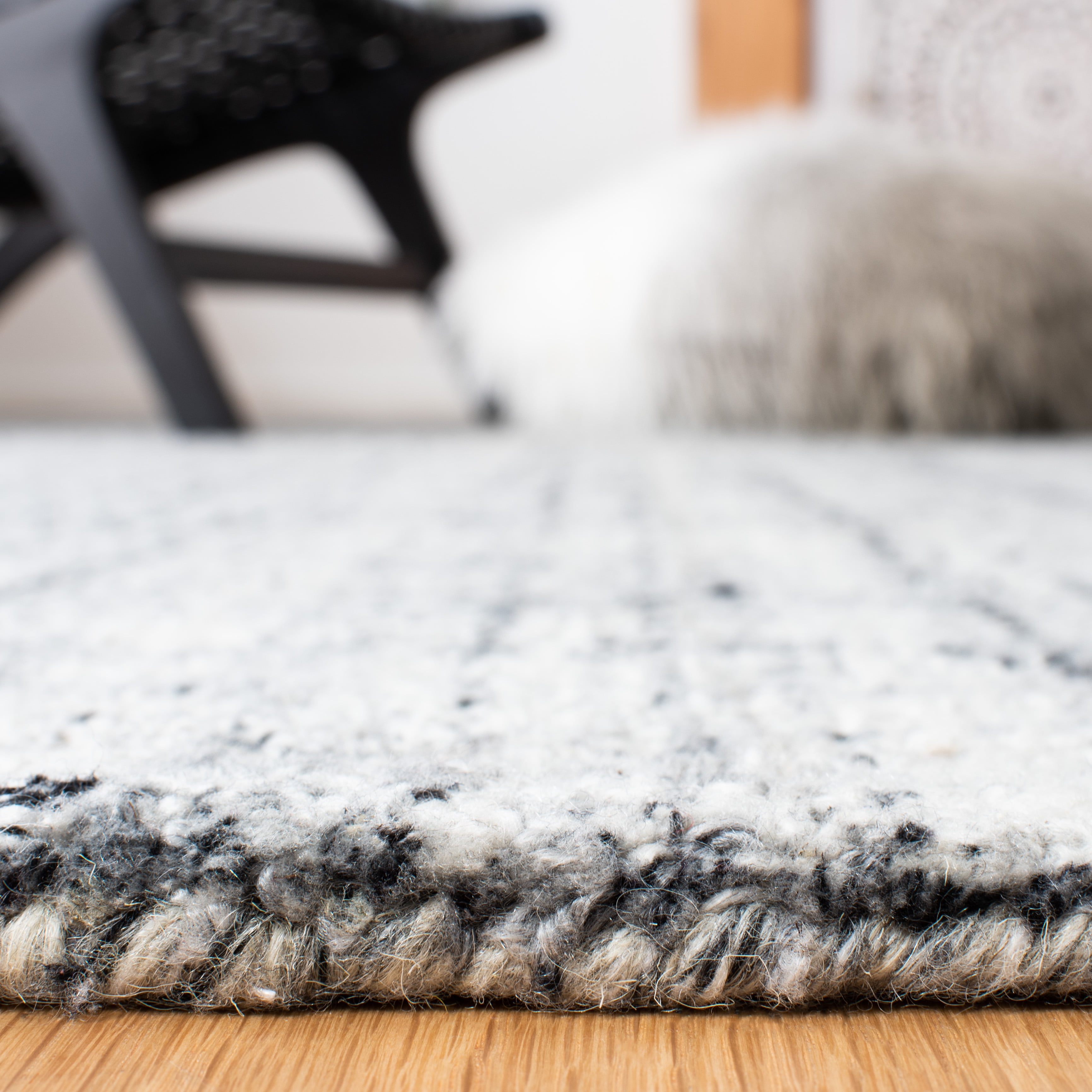 Safavieh Abstract Bailey Striped Runner Rug, Gray/Black, 2'3" x 8'