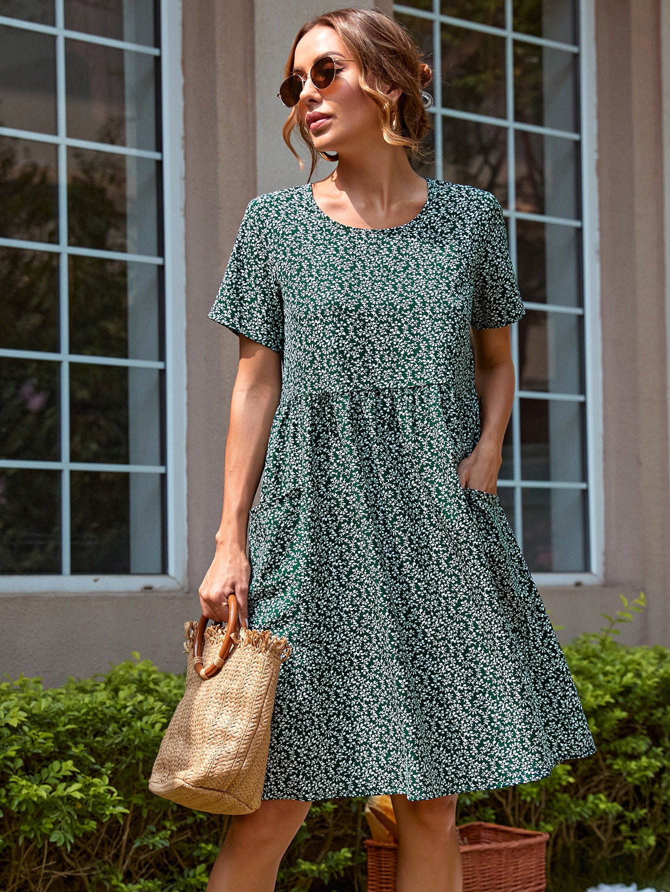 Women's Ditsy Floral Dual Pockets 