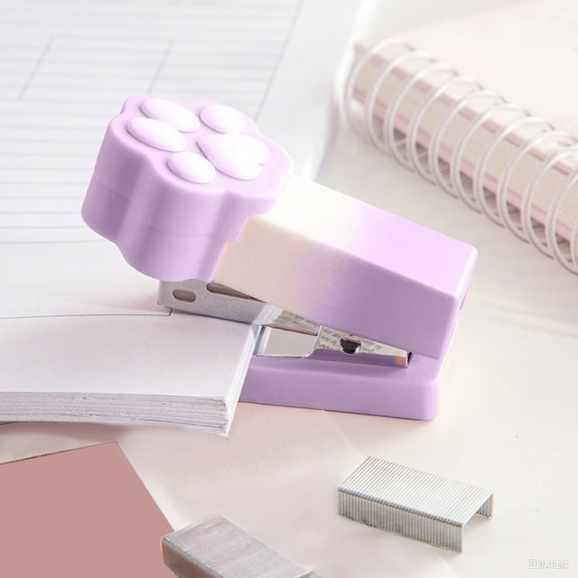 Mini Grapadora de Escritorio Tipo Garra | 2 Grapadoras Moradas | Incluye 400 Grapas Estándar | Capacidad para 15 Hojas | Portátil, Ideal para Estudiantes y Oficina