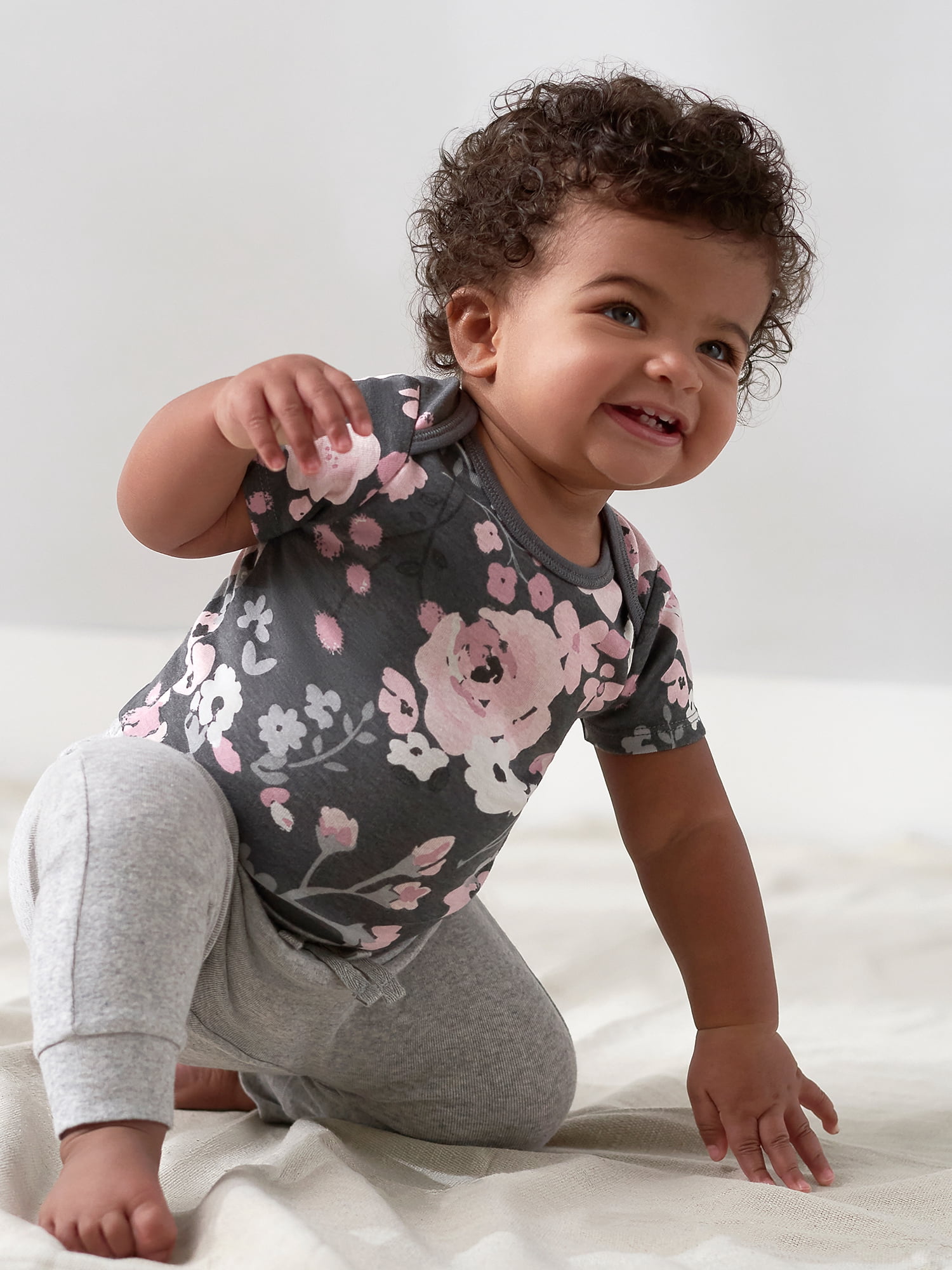 Modern Moments by Gerber Baby Girl Short Sleeve Onesies Bodysuits, 4-Pack, (Newborn-24 Months)