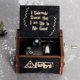 thumbnail image 4 of Manivela de mano de madera tallada antigua para niños, caja de música de Parque Jurásico de Reina, regalo de Navidad, suministro de fiesta de cumpleaños, juguete nuevo, 4 of 4