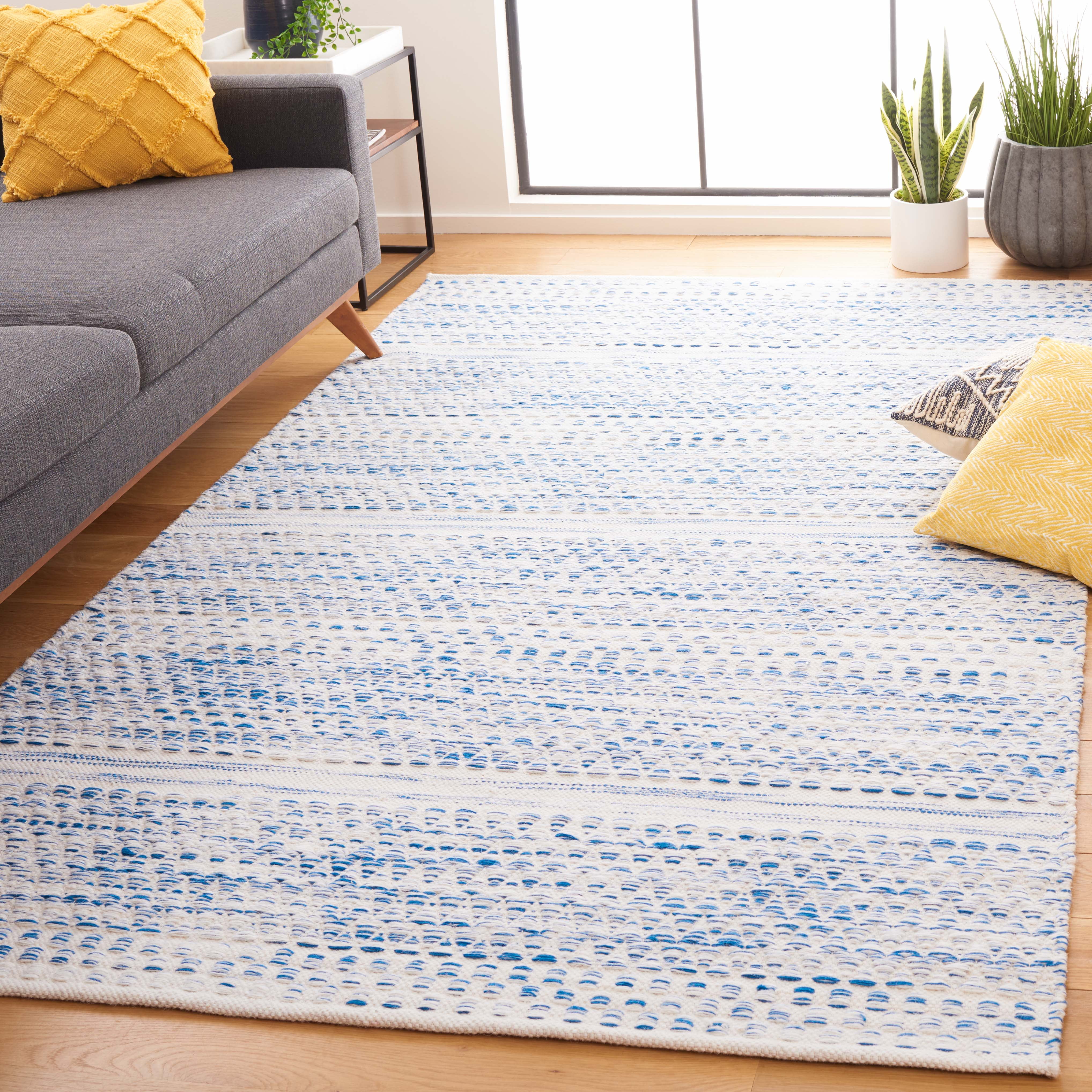 SAFAVIEH Kilim Blazhe Tribal Area Rug, Ivory/Blue, 4' x 6'