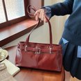 thumbnail image 3 of Bandoleras de piel sintética para mujer 2025 Y2K, bolso Vintage para ir al trabajo en las axilas, gran oferta, bolsos y monederos para mujer, 3 of 5