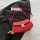 thumbnail image 1 of Bolso de hombro para mujer, diseño de nicho de moda de otoño 2025, elegante, combinable, estilo retro, bandolera pequeña cuadrada, 1 of 5