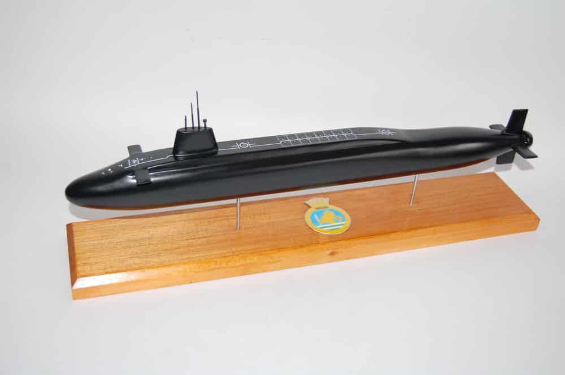 HMS Vanguard (S28) Submarine Model,Navy,Scale Model,Mahogany,Vanguard