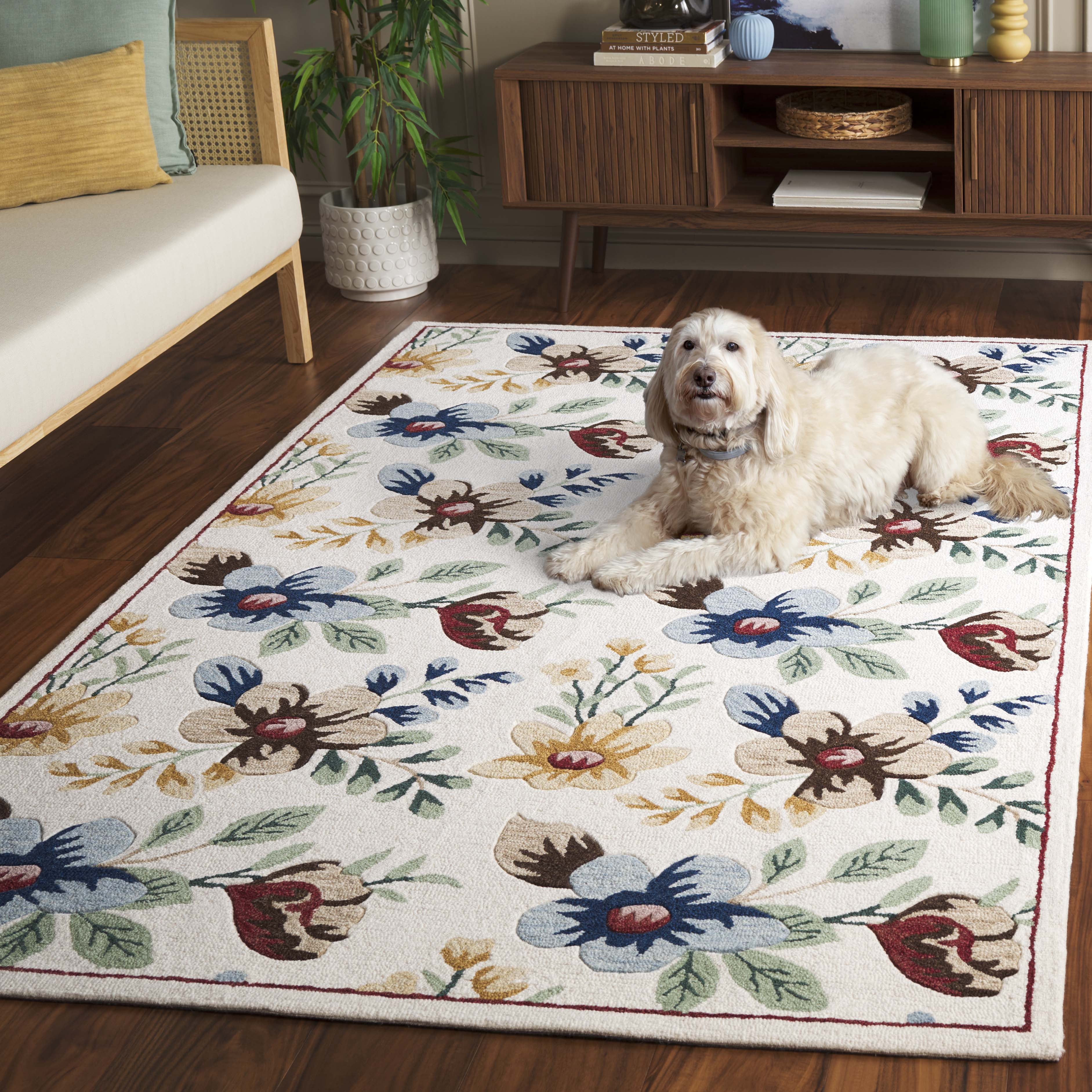 SAFAVIEH Blossom Derren Floral Area Rug, Ivory/Blue, 4' x 6'