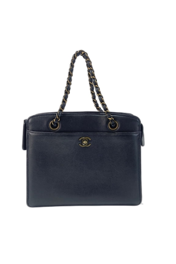 Pre-Owned Chanel handbag, black