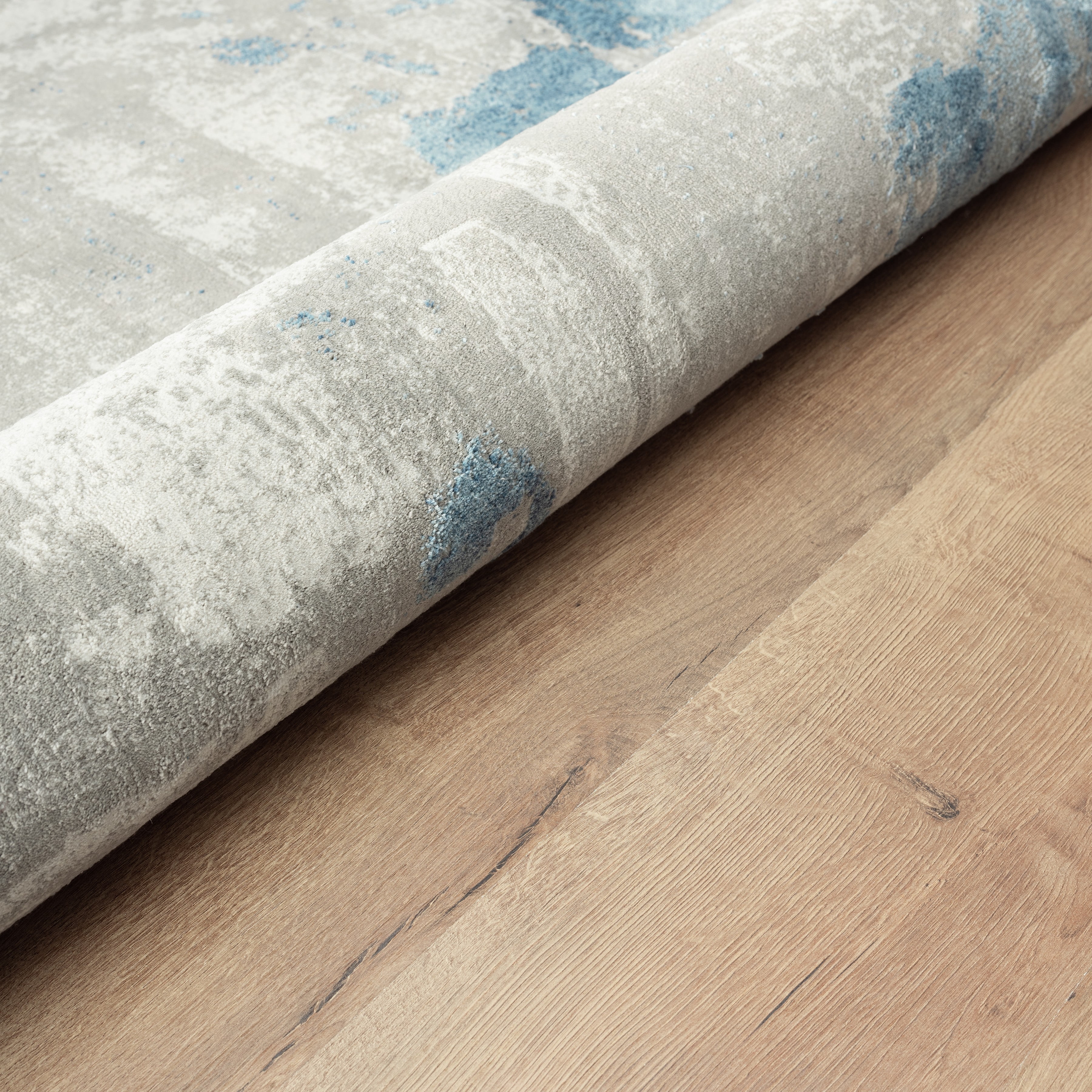 LR Home Isone Harry Gray/Blue Contemporary Abstract Polyester Blend Area Rug, 4' x 6'
