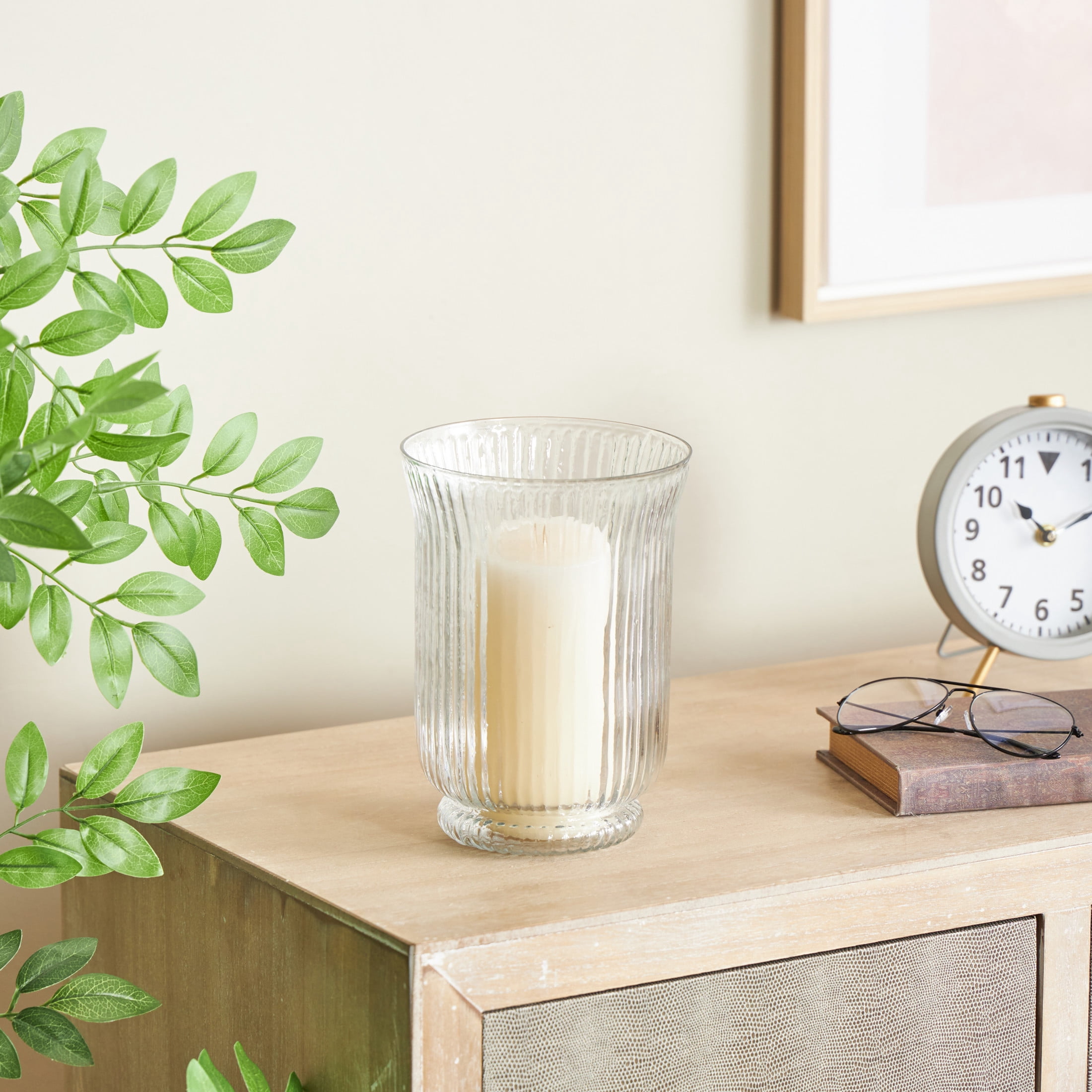 DecMode 8" Ribbed Glass Vase