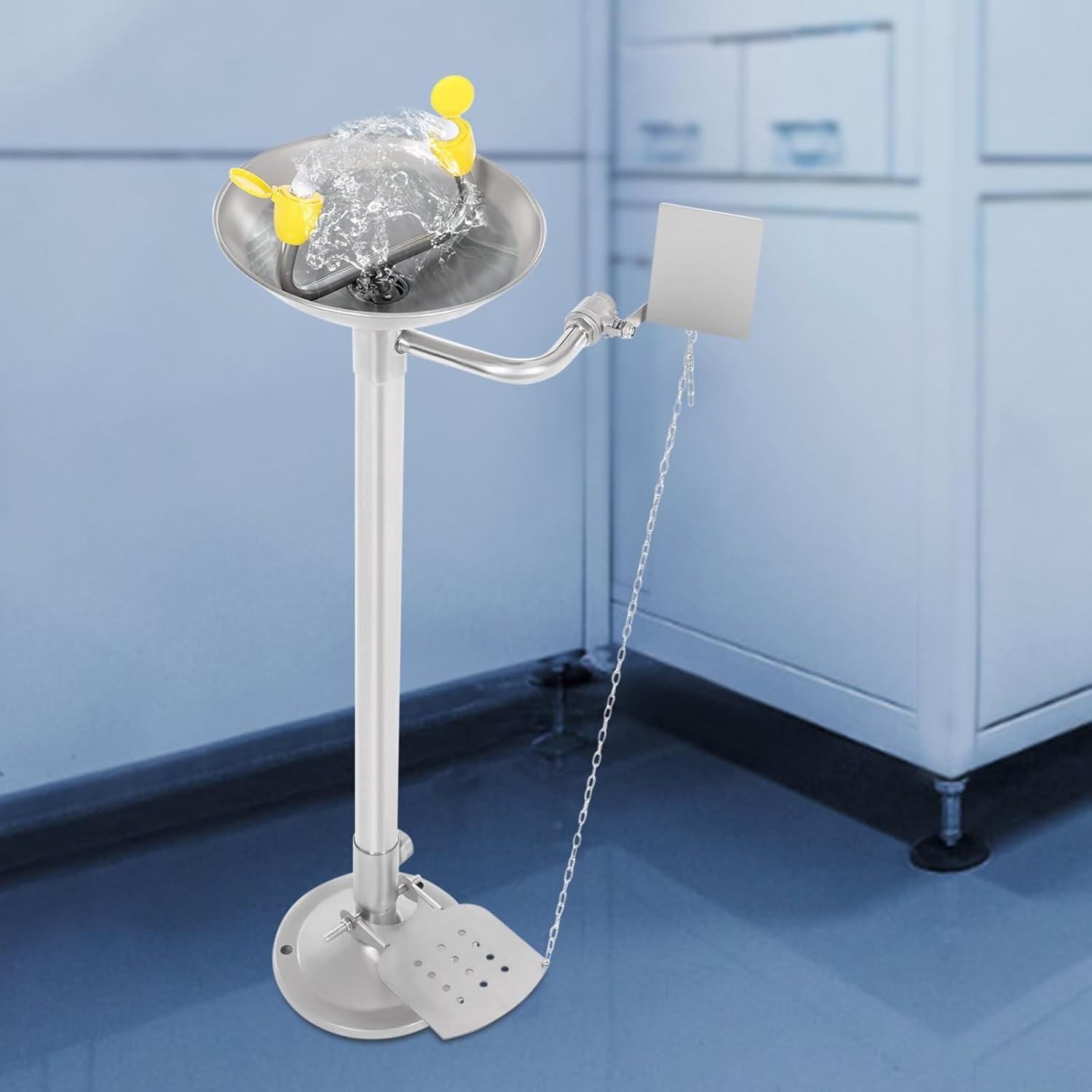 Floor Mounted Stand Up Eye Wash Station,Eyewash Station Adjustable Water Flow Hands Free Operation Eye Wash Units Stainless Steel Eye Washing Station with Dual Spray Heads and Pedal