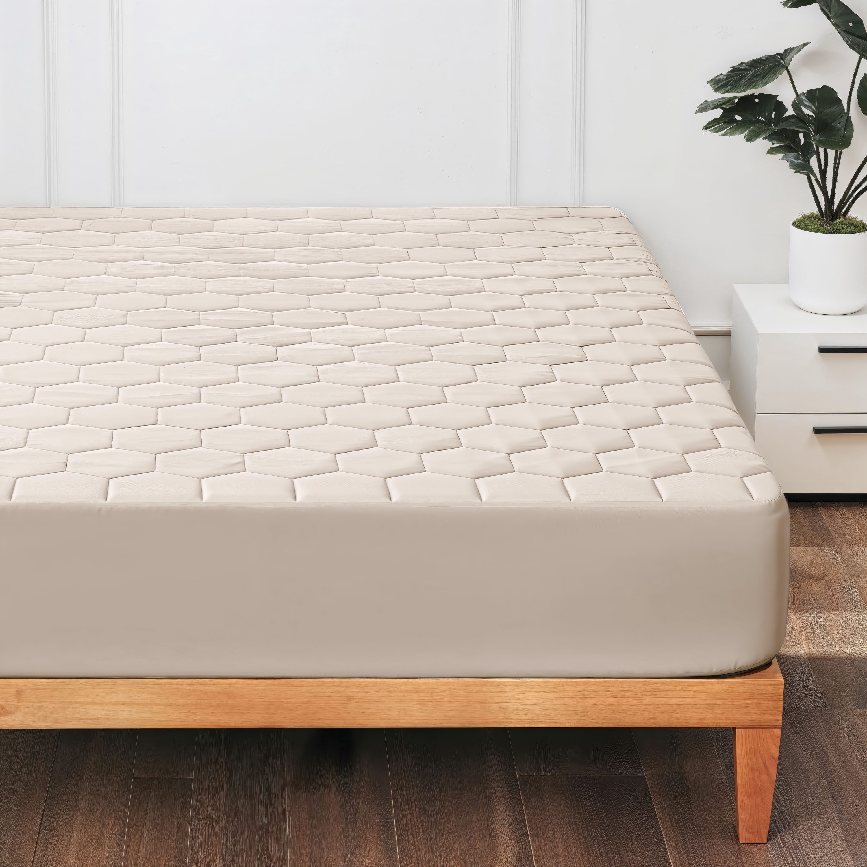 Lammaloe King Size Quilted Fitted Mattress Pad Cover, 100% Waterproof Mattress Protectors, Deep Pocket Fitted Mattress Cover 8" - 21" (78" x 80", Beige Cream)