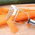 thumbnail image 4 of Fiudx Raspador de Acero Inoxidable, Pelador Multifuncional de Doble Hoja, Corta Verduras y Tiras, Pela y Tritura Fácilmente, Herramienta Esencial de Cocina, Apto para Lavavajillas, Juego de 1 Pieza, 4 of 6