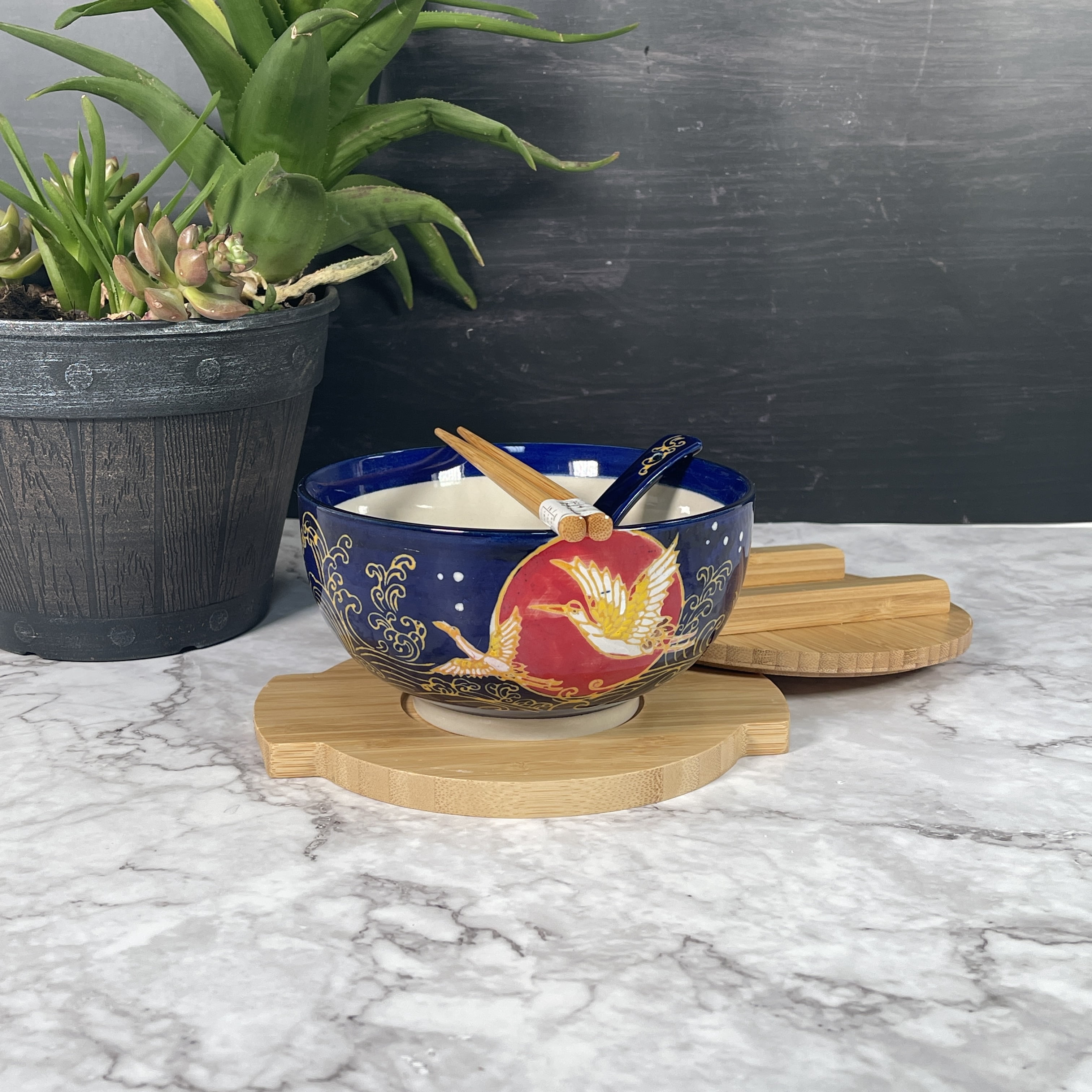 Ramen Bowl Japanese Crane Kamameshi Style Ceramic Rice Bowl Noodle Bowl with Bamboo Lid Tray Chopsticks, 24 fl oz Bowl, Gift Set, Home Living Gift, Idea, Bowl for Udon