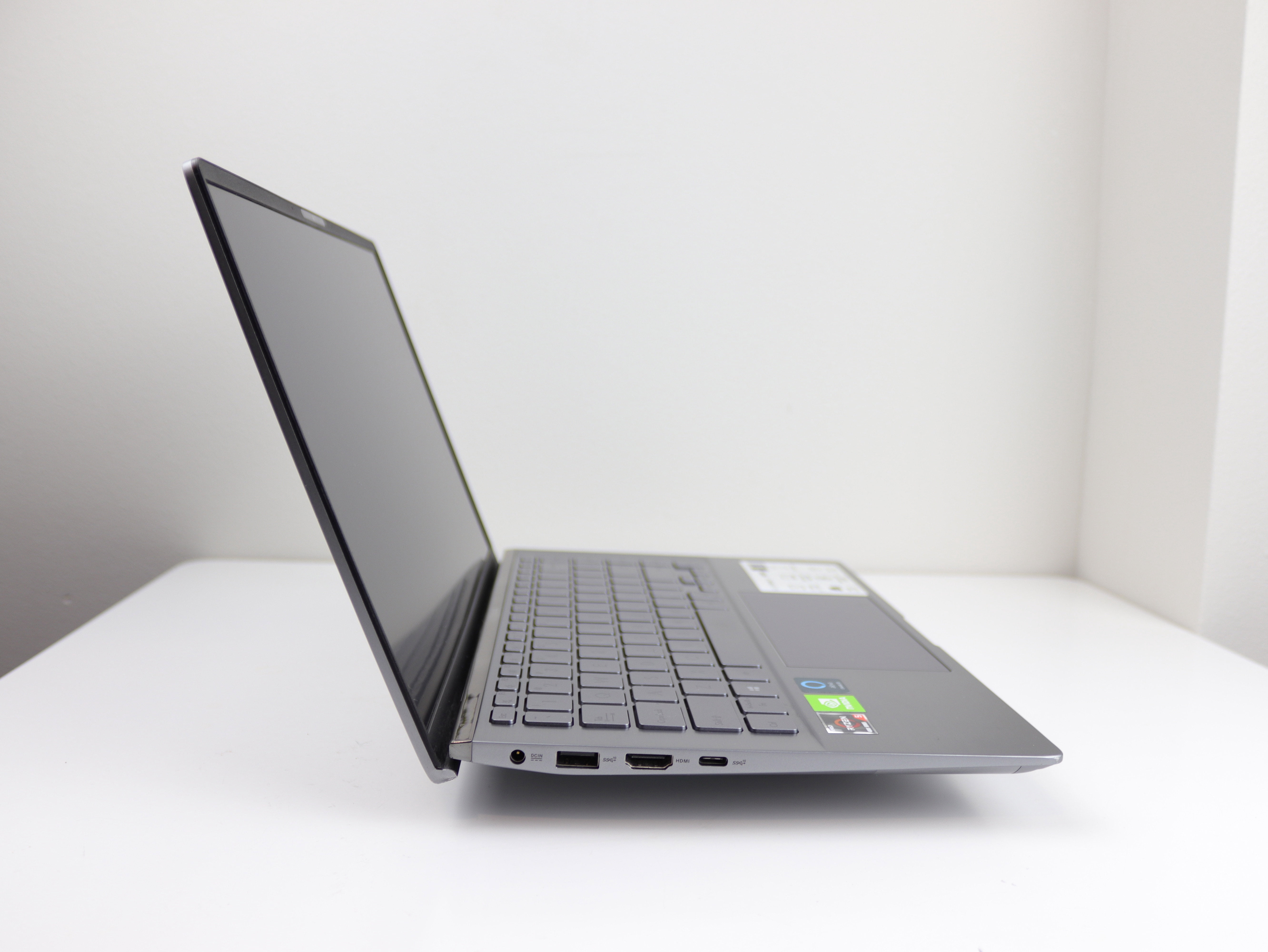ASUS Zenbook UX434IQ 14" Laptop Ryzen 5 4500U 8GB RAM 256GB SSD NVIDIA MX350