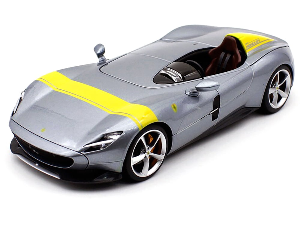 Bburago Ferrari Monza SP1 Silver Metallic Yellow Stripes 1
