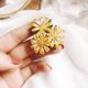 thumbnail image 5 of KAKOWELY Broche elegante de margarita, broche de moda, broche de joyería, broche de disfraz de cumpleaños, 5 of 5