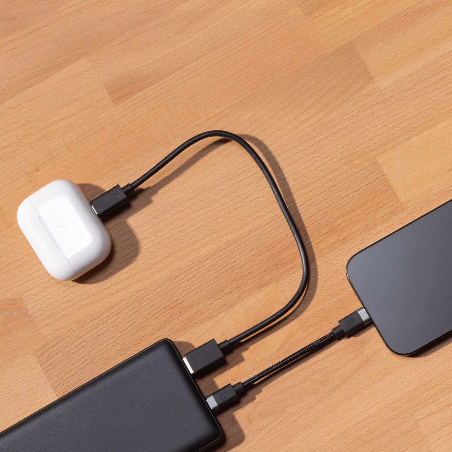 Batterie Power Boost 10 000 mAh avec port USB-C/USB-A et câble C-C, noire