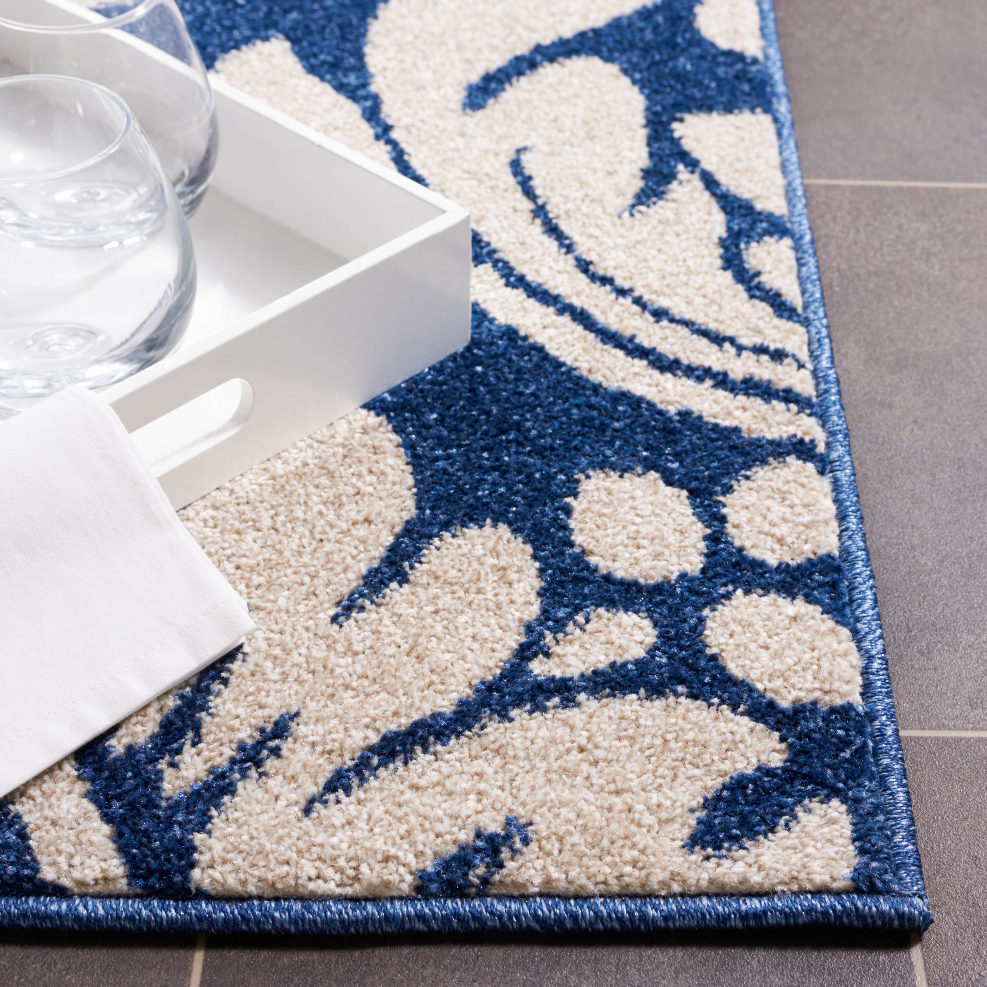 Safavieh Amherst Thorburn Floral Area Rug, Navy/Ivory, 4' x 6'