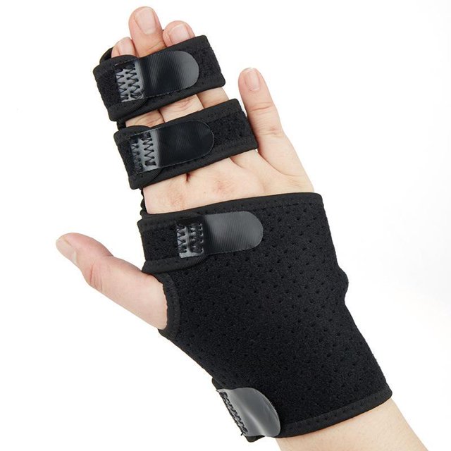 (Black - Right Hand) Aluminum Wrist Splint Adjustable Wrist Support Hand Stabilizer 3 or 4 Finger Immobilizer for Arthritis, Sprains and Broken Fingers
