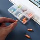 thumbnail image 5 of CHAO Pastillero pequeño, Pastillero diario, Caja de medicina de bolsillo, Caja de medicina transparente portátil de 6 celdas, Caja de almacenamiento de pendientes de joyería, 2 piezas, 5 of 5