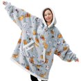 thumbnail image 1 of Manta portátil con capucha Giggling Getup Grey Cat Sherpa, 1 of 8