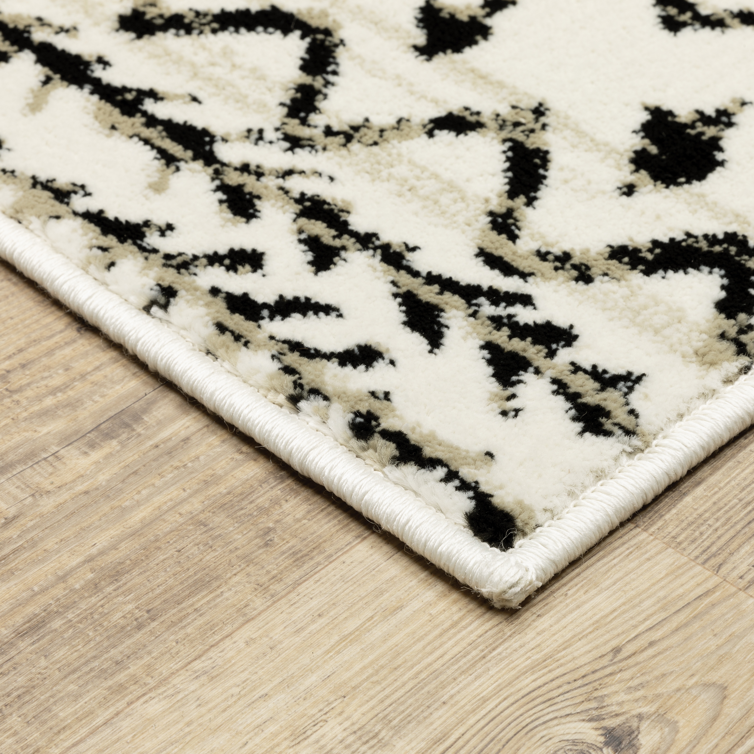 Avalon Home Gracie Southwest Lodge Area Rug, 3'10" X 5'5", Ivory/ Black