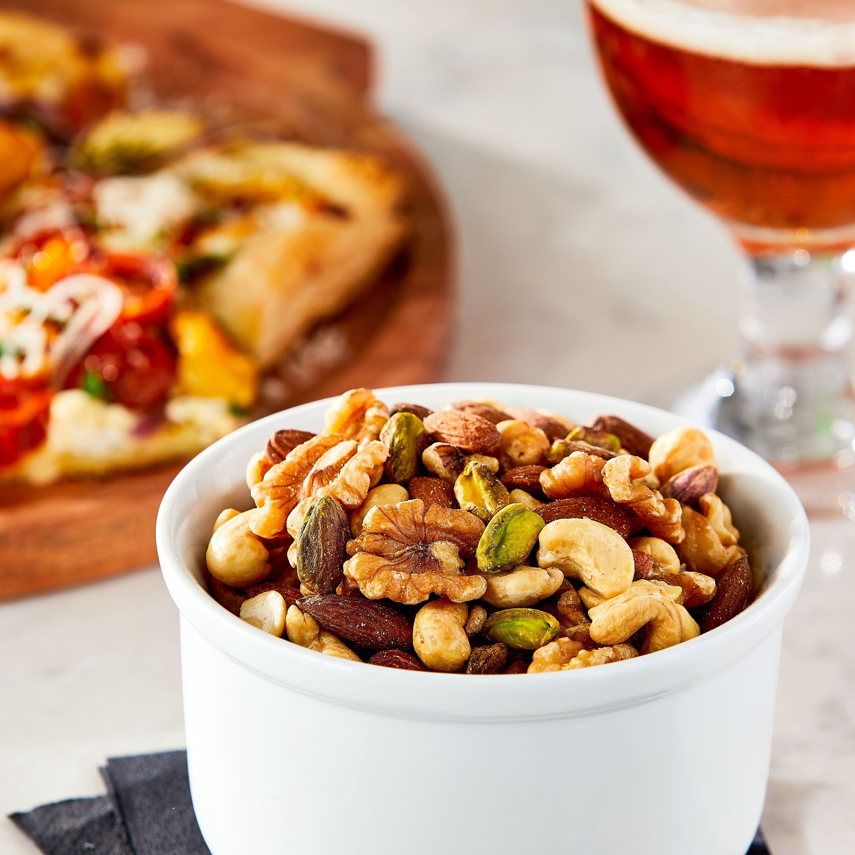 Marketside Raw Mixed Nuts, 10 oz Tub