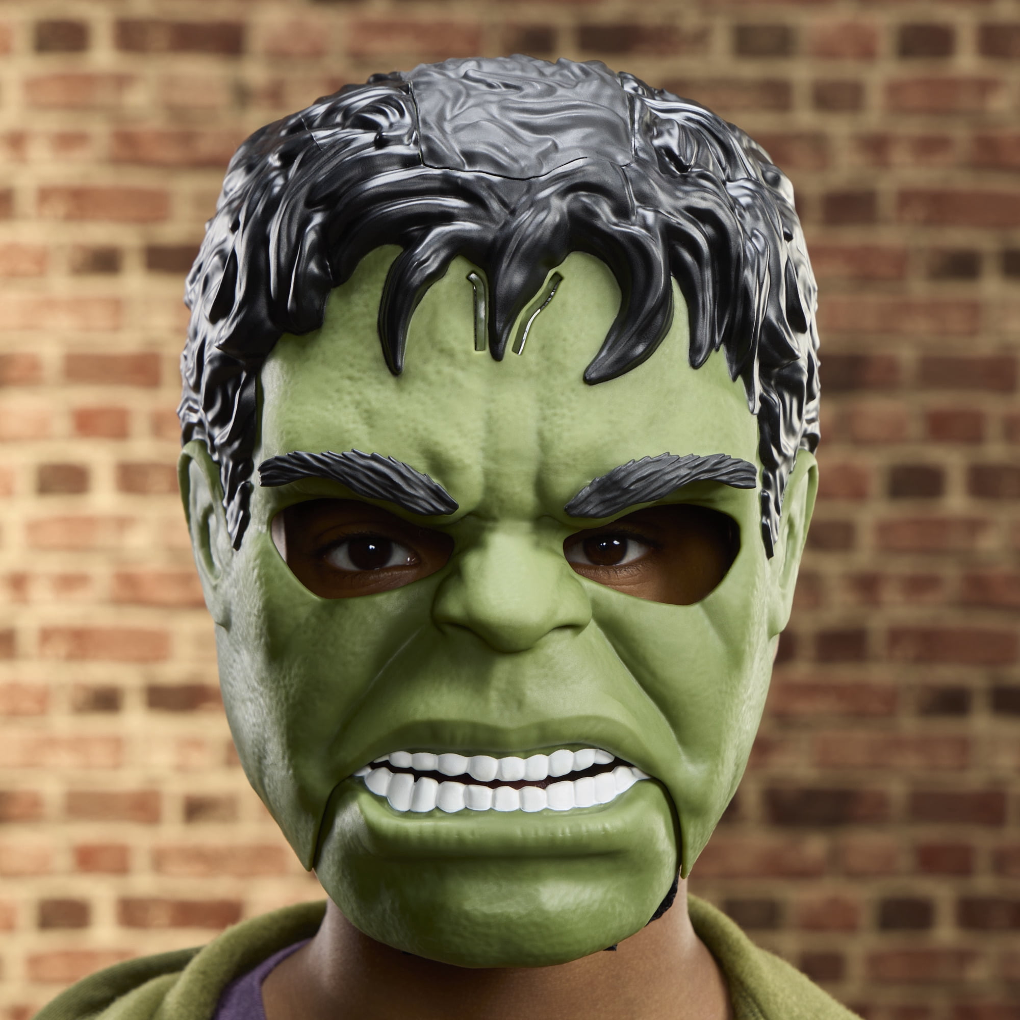 Marvel Studios Spider-Man Brand New Day Savage Hulk Talk’n Electronic Mask, Ages 5 and up
