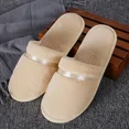 thumbnail image 3 of Pantuflas de vellón coral cálidas de invierno, pantuflas de felpa suave para viajes, hotel, antideslizantes, para uso en interiores y hogares, zapatos de piel para hombres y mujeres, 3 of 5