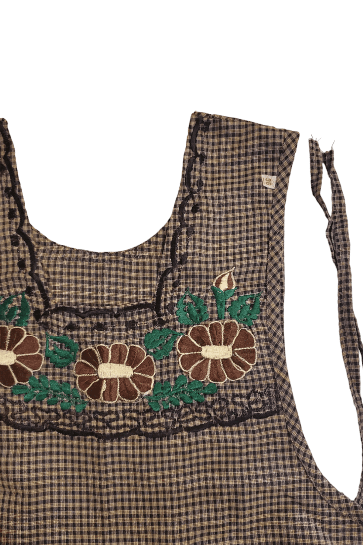 Authentic Traditional Mexican Apron for Women with Pockets and Beautiful Flower Embroidery - Mandiles para Mujer Mexicanos Mandil escapulario mandil Artesanal cobbler apron smocks - Brown