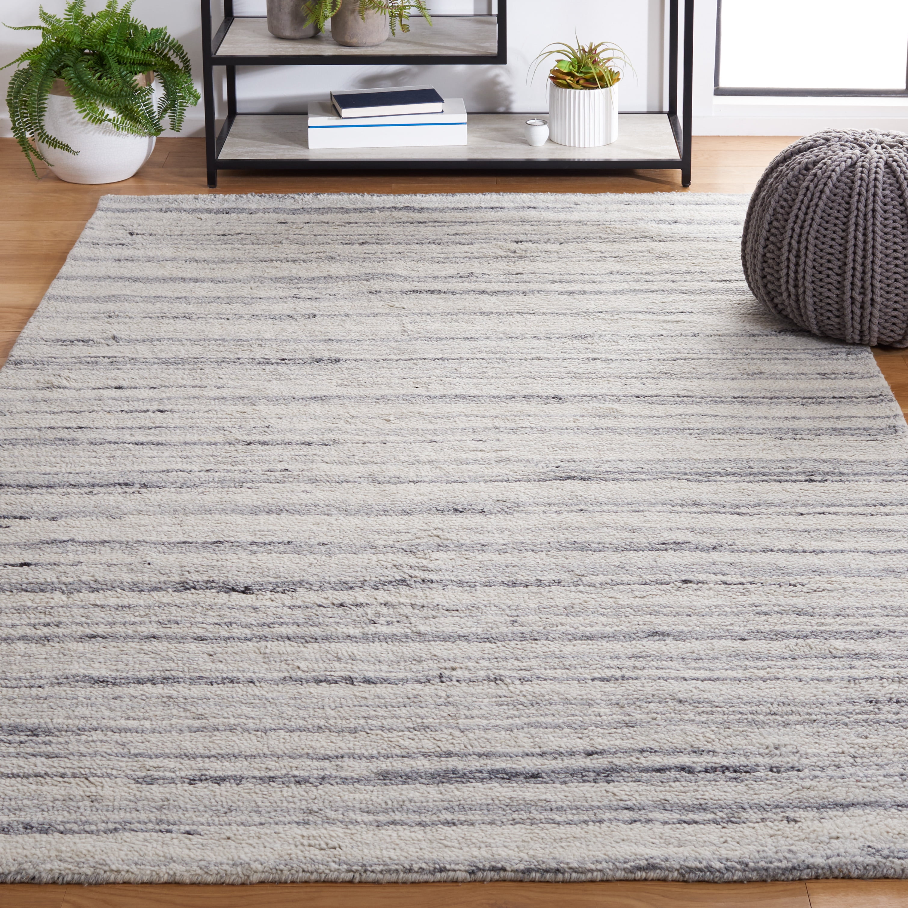 SAFAVIEH Casablanca Katharine Distressed Area Rug, Grey/Ivory, 5' x 8'