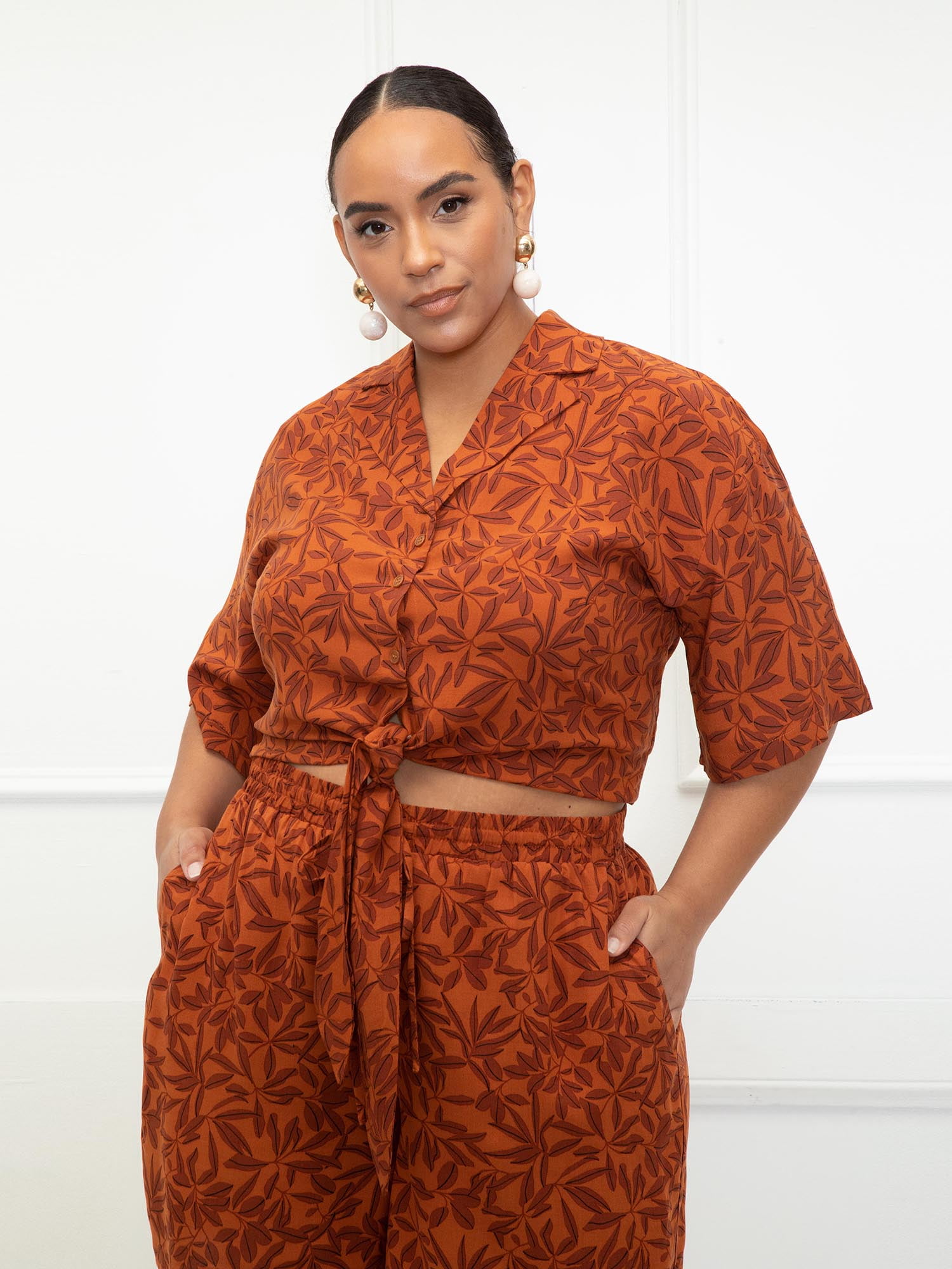 ELOQUII Elements Women's Plus Size Printed Tie Front Shirt