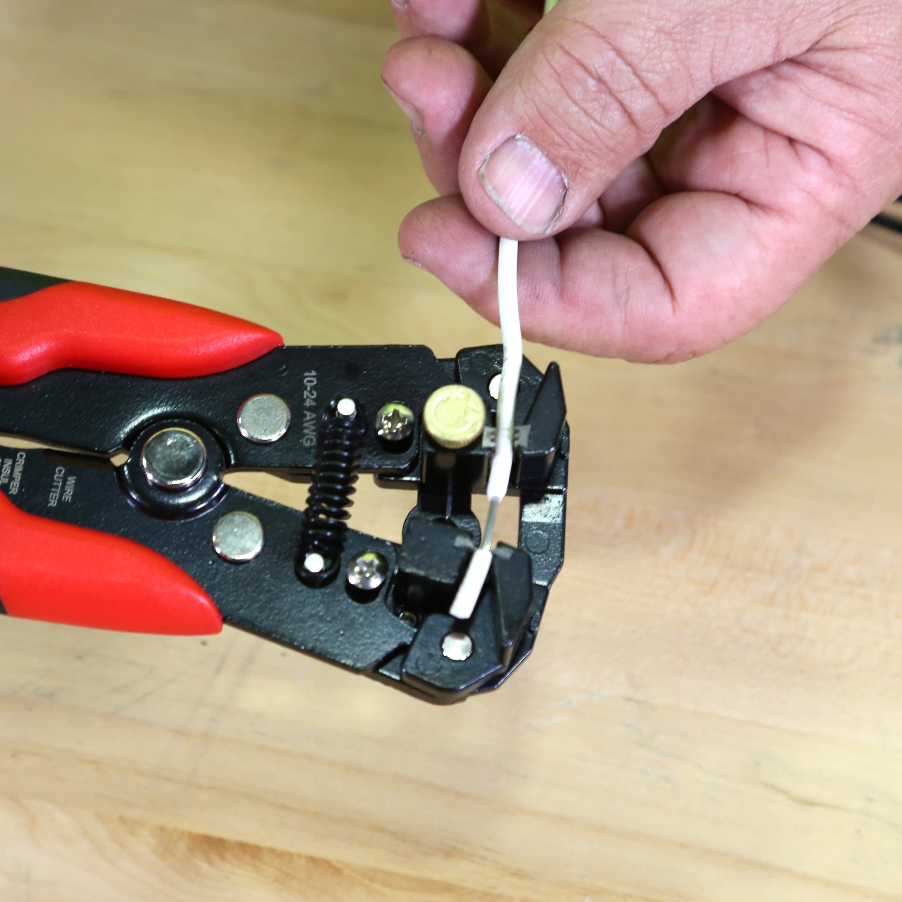 Hyper Tough 8" Self-Adjusting Wire Stripper and Crimper - NEW