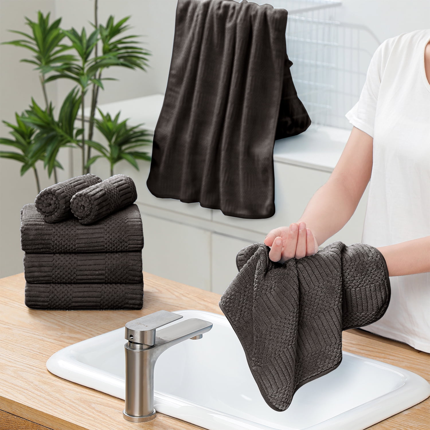 Beartech 8 Piece Microfiber Bath Towel Set,700GSM Quick Dry & Less Lint, 2 Oversized Bath Towels, 2 Towels & 4 Washcloths,Highly Absorbent,Ultra Soft Shower Towel For Bathroom Hotel-Dark Brown