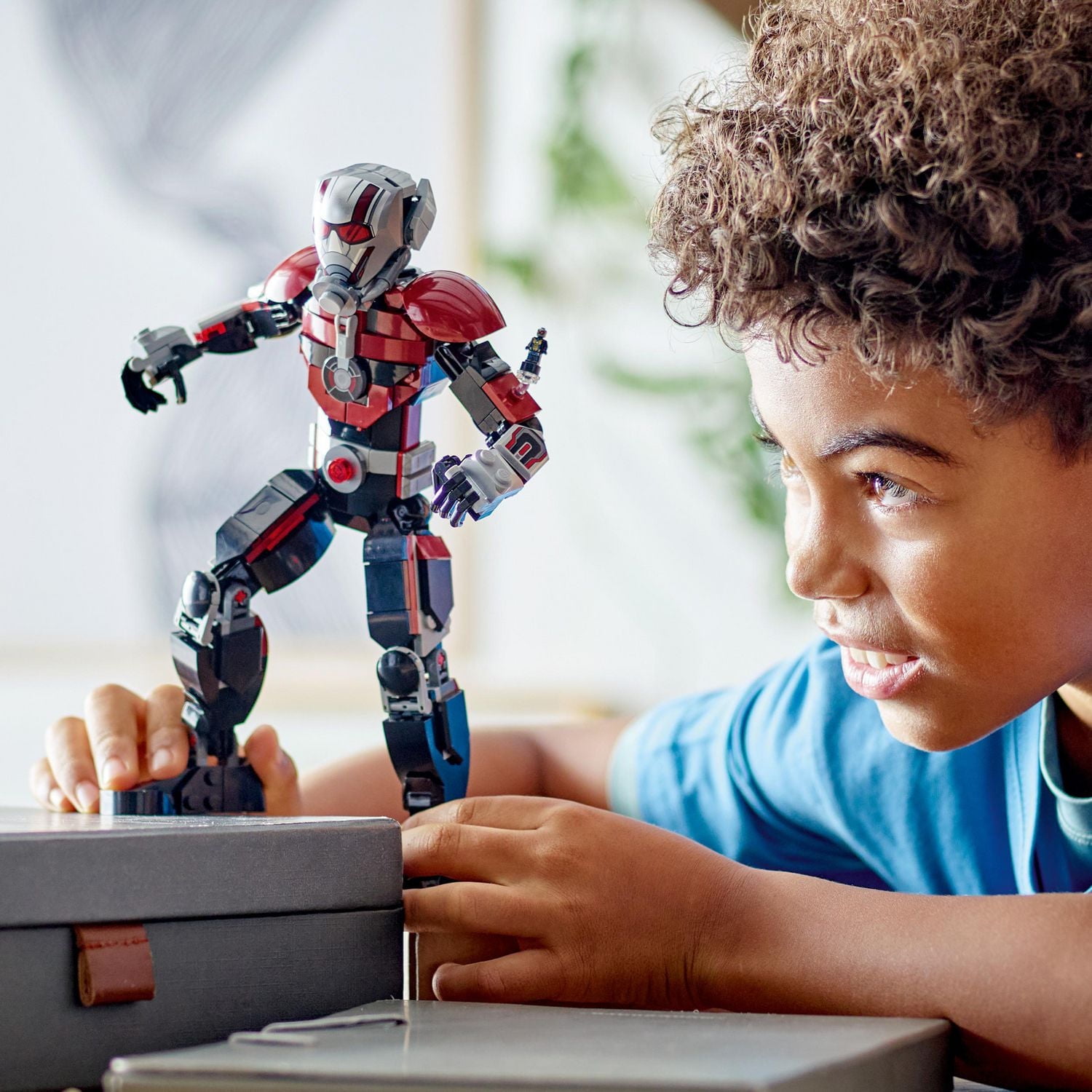 LEGO Super Heroes La figurine d’Ant-Man à construire 76256 Ensemble de construction (289 pièces)