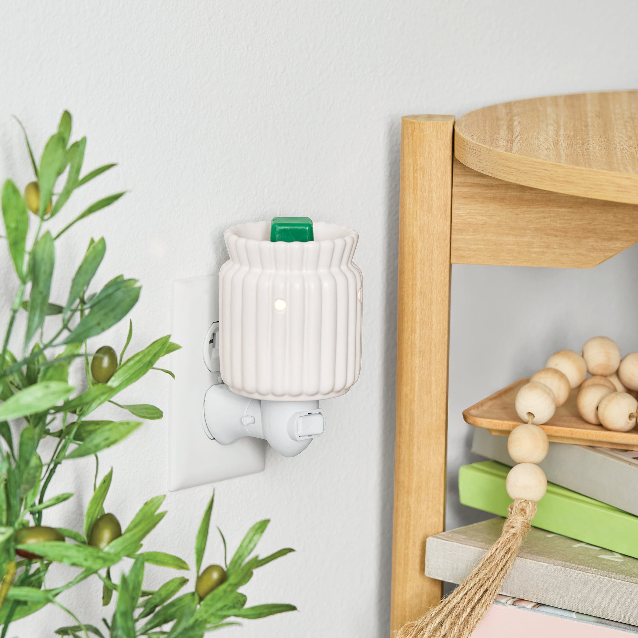 Mainstays Ribbed Ceramic Wax Melt Plug-in Warmer, Artic White