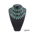 thumbnail image 2 of Collar geométrico de aleación Qarigey para mujer con diamantes de imitación verde, 2 of 6