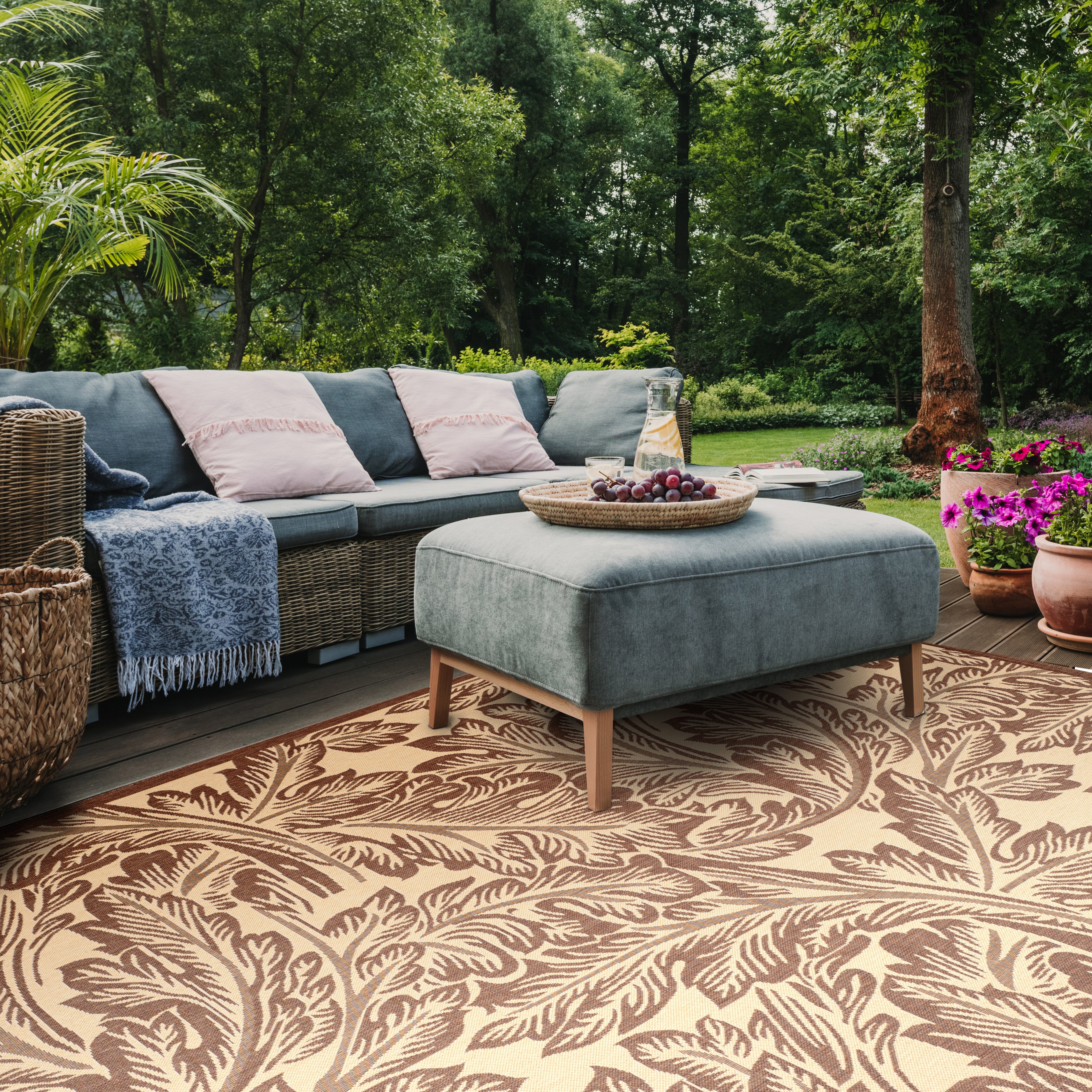 Safavieh Courtyard Connie Floral Indoor/Outdoor Area Rug, Natural/Chocolate, 8' x 11'