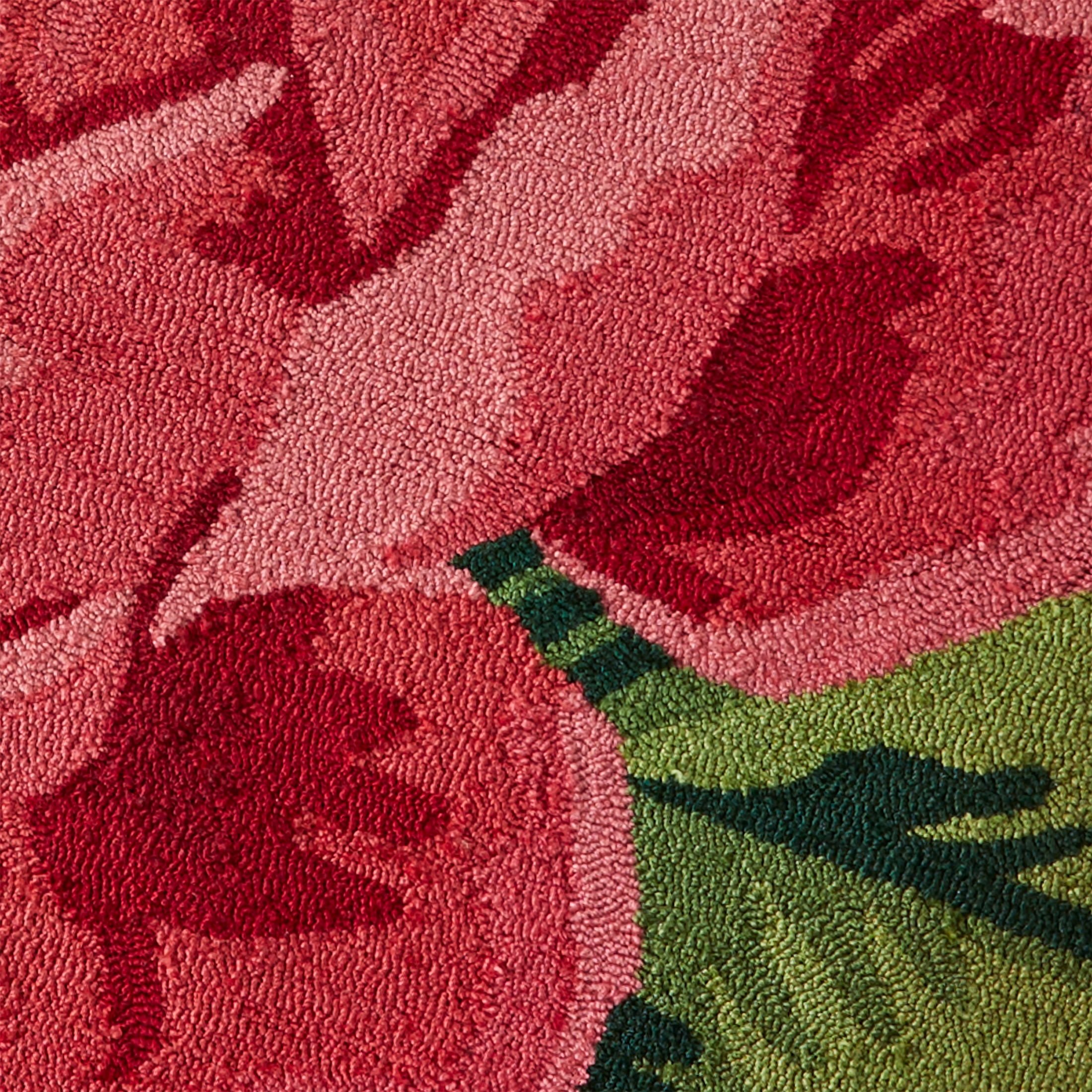 The Pioneer Woman 4' Rose-Shaped Indoor Rug