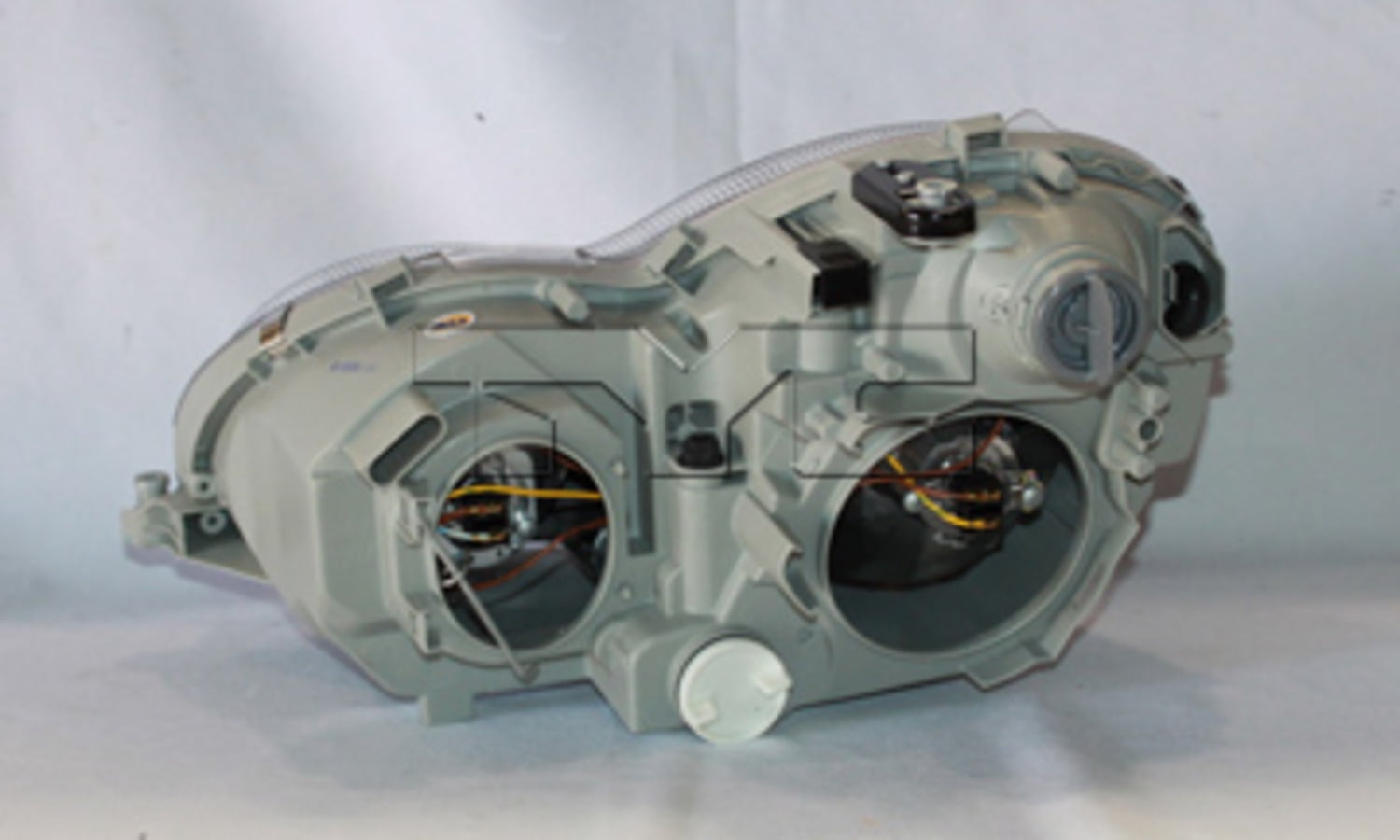 TYC 20-6979-00 Mercedes Benz Passenger Side Headlight Assembly