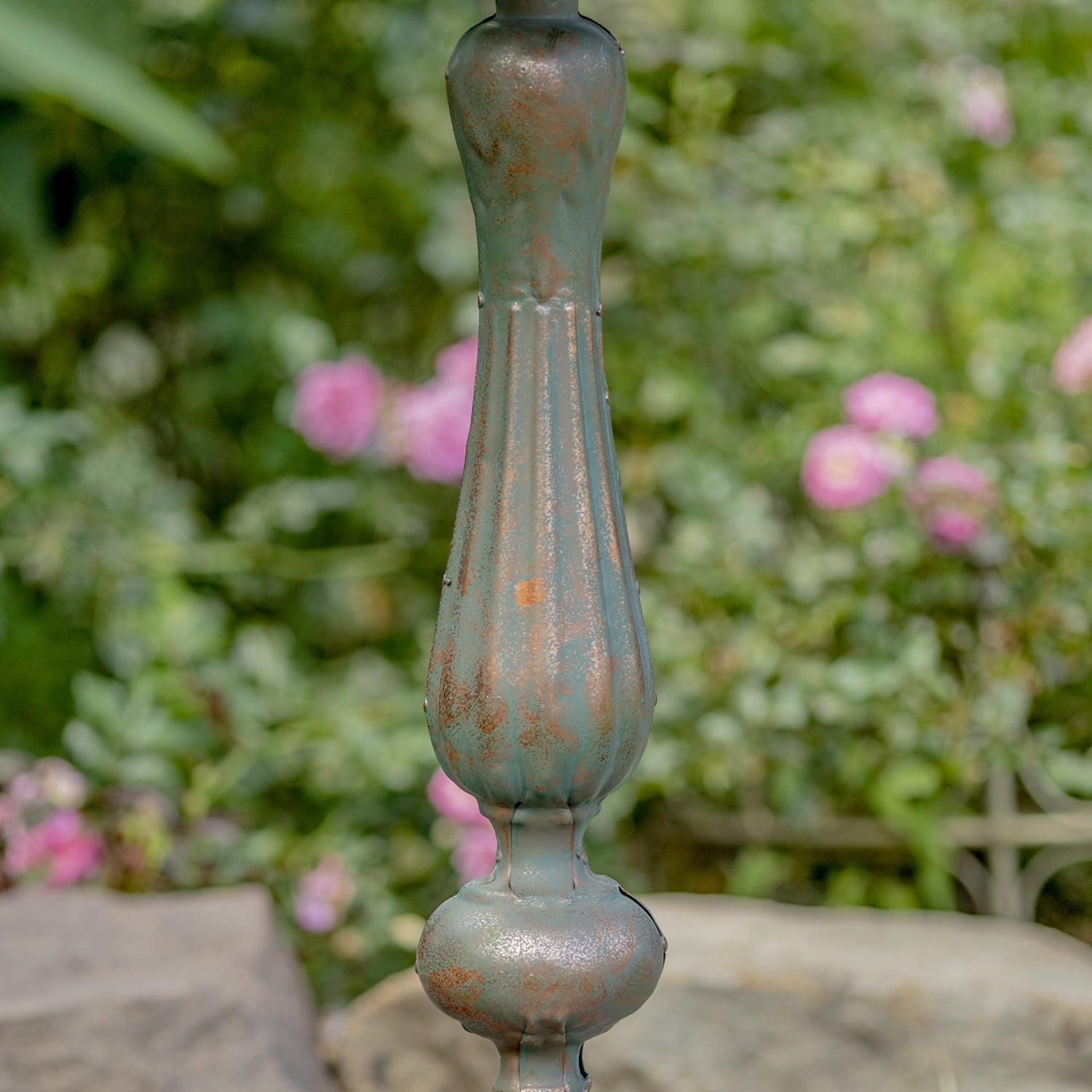 Zaer Ltd. Ornate Pedestal Style Birdbath with Cast Iron Birds on Rim (Bronze)