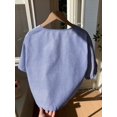 thumbnail image 2 of Blusa Corta Azul con Rayas Verticales y Detalles Florales, 2 of 30
