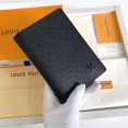 thumbnail image 4 of Tiro Físico L.V Nuevo Soporte Para Pasaporte Para Hombre MonogramM60181 Cartera Con Caja, 4 of 4