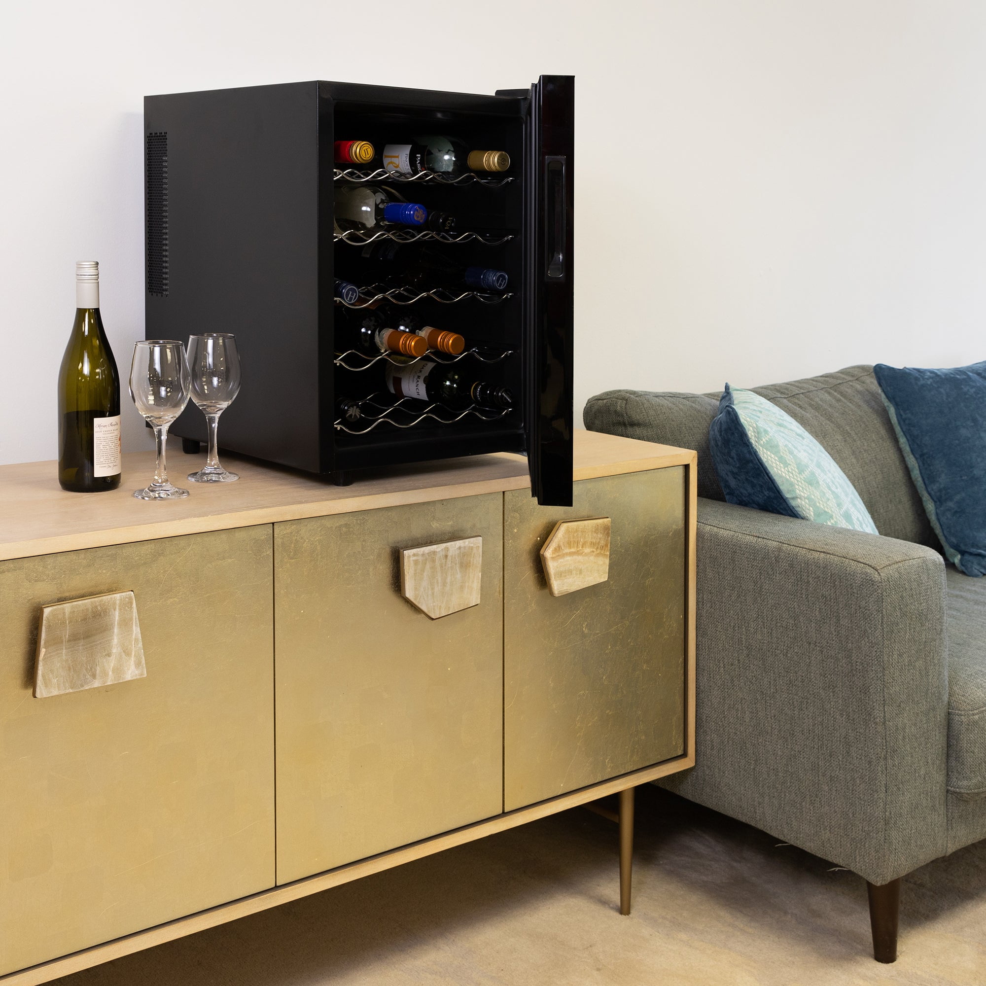 Koolatron 20 Bottle Wine Cooler, Black Thermoelectric Wine Fridge, 1.7 cu. ft. (48L), Freestanding Wine Cellar, Sparkling Wine Storage for Home Bar, Apartment, Condo
