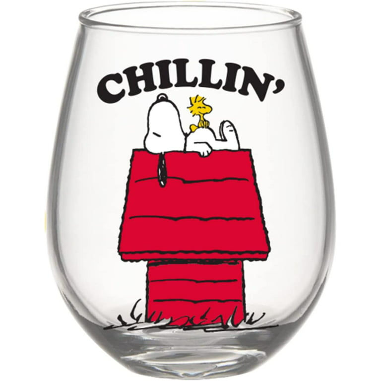 Camping Snoopy Glass / Snoopy Wine Glass / Snoopy Gift / Snoopy Birthday /  Snoopy Decor / Snoopy Decorations / Peanuts Gang / by the Fire 