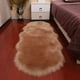 thumbnail image 3 of Alfombra de felpa suave de piel de oveja para dormitorio, alfombrilla de lana de imitación, alfombrilla de pelo largo para cabecera, cojín para sofá, alfombras blancas, alfombra de piel roja para sala, 3 of 4